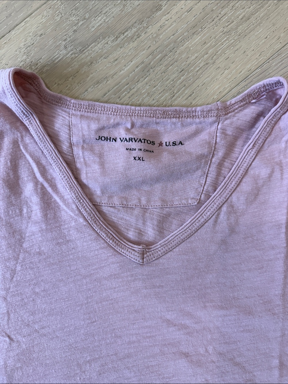 John Varvatos Men's Short Sleeve V-Neck Tee - Light Mauve - Picture 2 of 4